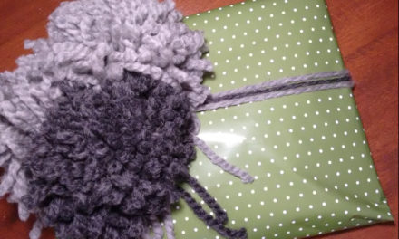 Verstrickte Geschenke/ Giftwrapping for Knitters